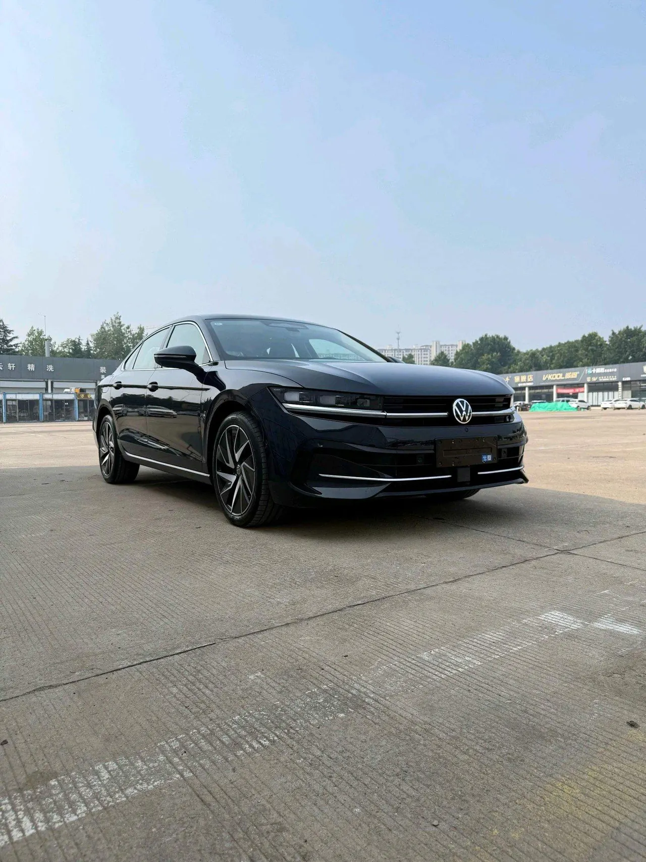 Volkswagen 2024 Magotan 2.0TSI 380TSI Extreme Edition Automatic 3