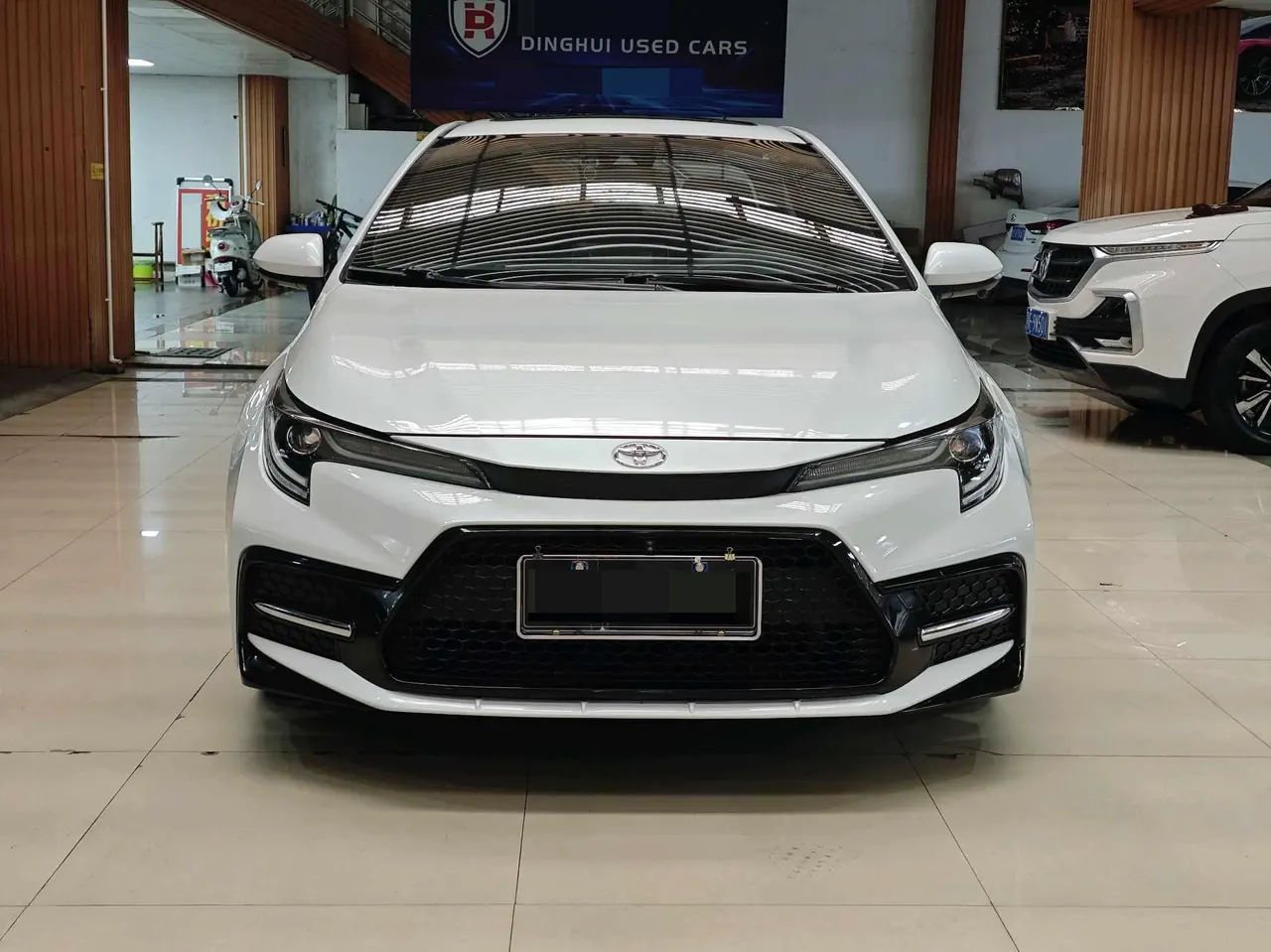 Toyota 2021 Lei Ling 1.2T Stepless 185T Sports Edition Automatic Gear 2