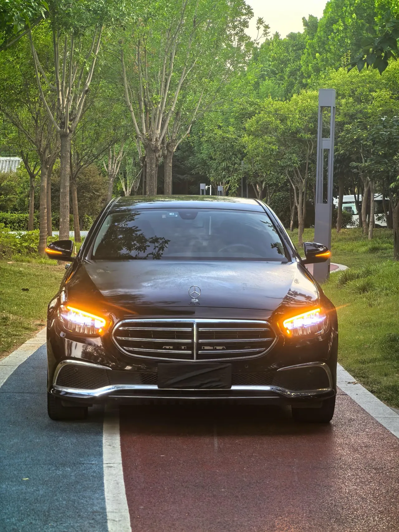 Mercedes Benz E Class 2022 E 260 L 2.0T Automatic 3
