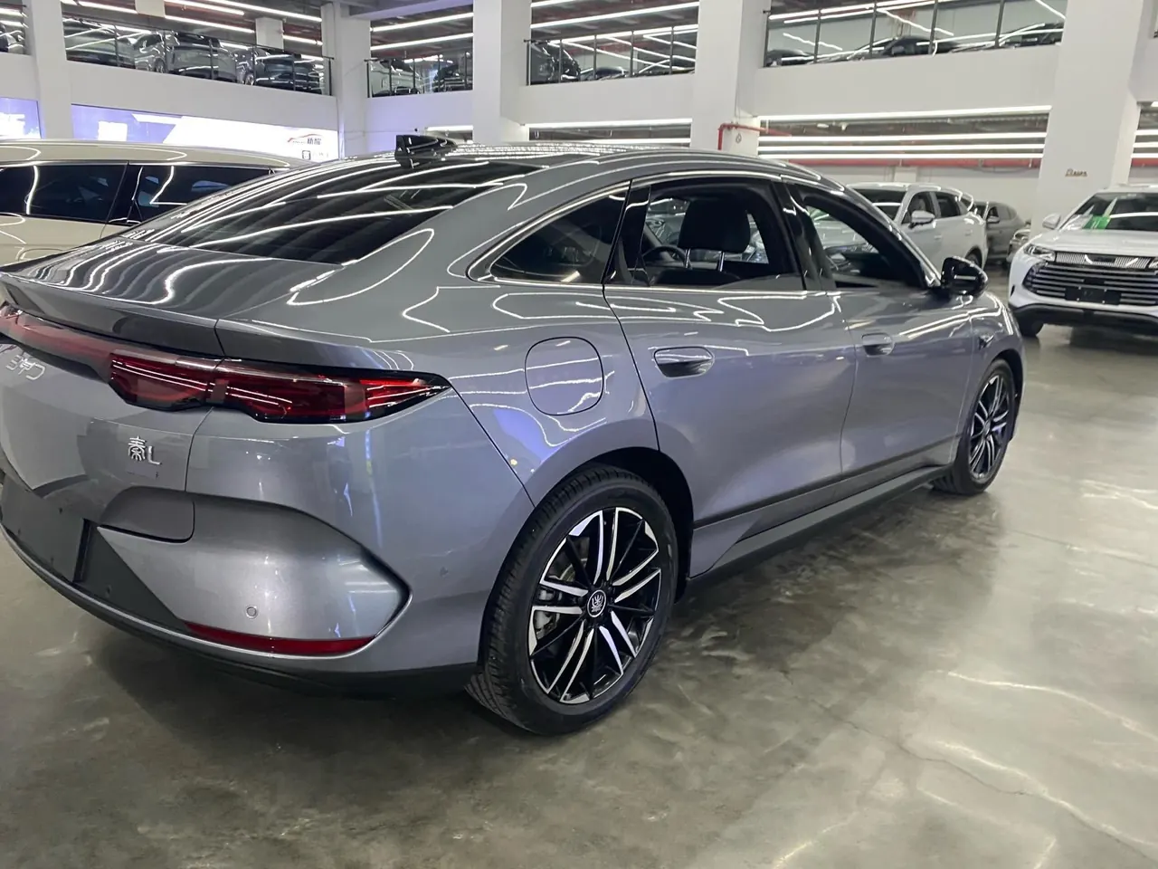 BYD 2025 Qin L EV 545KM Excellent Automatic Gear 4