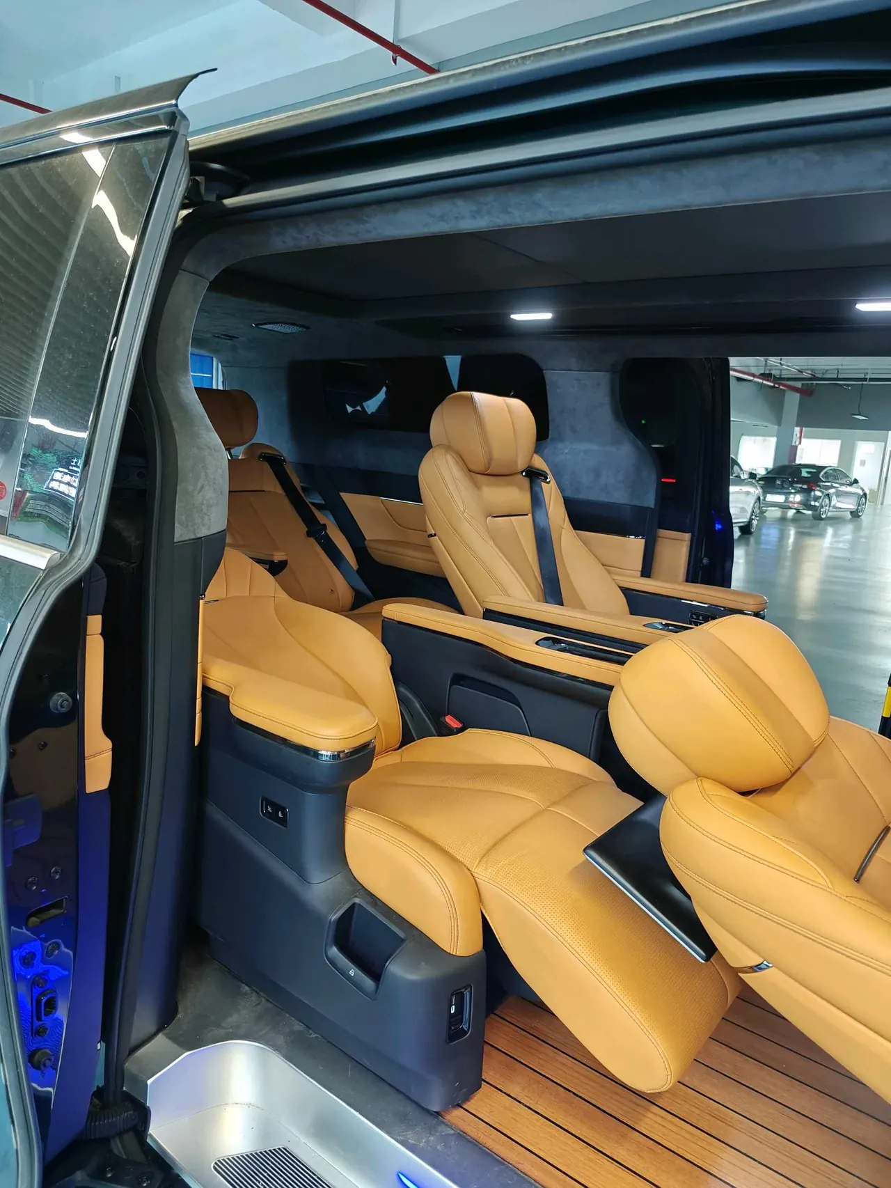 LEVC 2024 L 380 140 6-seat 4-wheel drive Ultra automatic gear 3