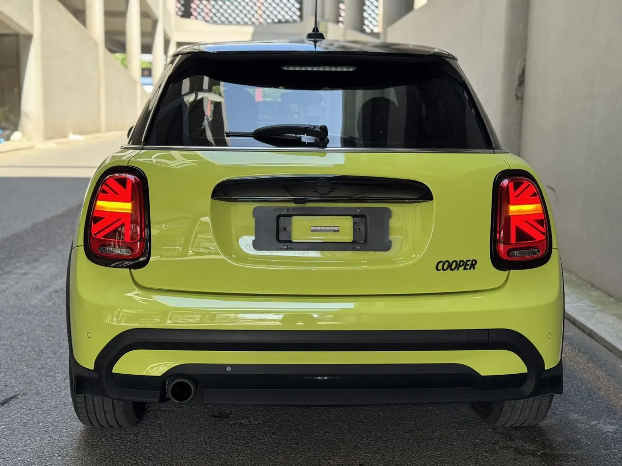 MINI Mini 5-Door (Imported) 2023 Mini Cooper 1.5T Artist Automatic Gear 5