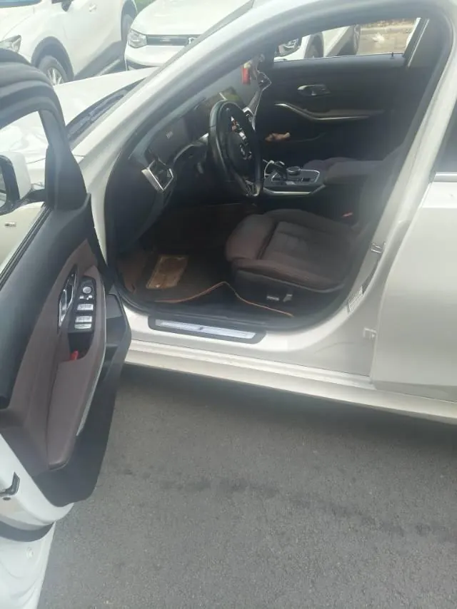 BMW 3 Series 2021 325i 2.0T M Sports Suit (Modified) Automatic Gear 9