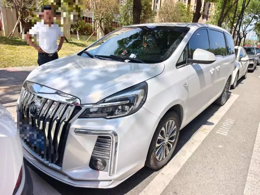 Open image lightbox: Buick 2021 GL8 ES Lu Zun 2.0T 653T Exclusive Automatic Gear