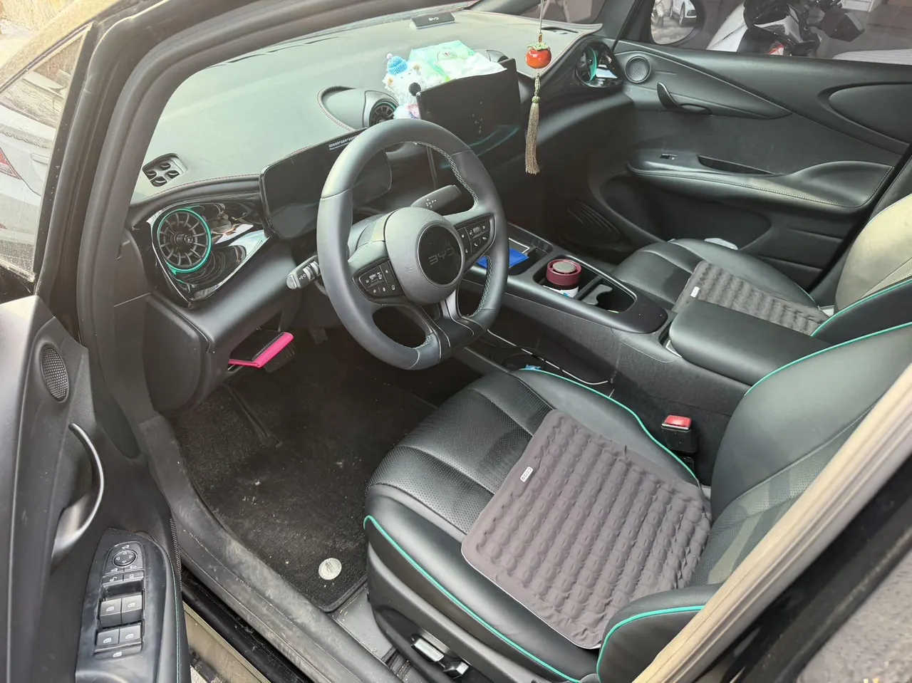 BYD 2025 Dolphin Smart Driving 410km Fashion Automatic Gear 5