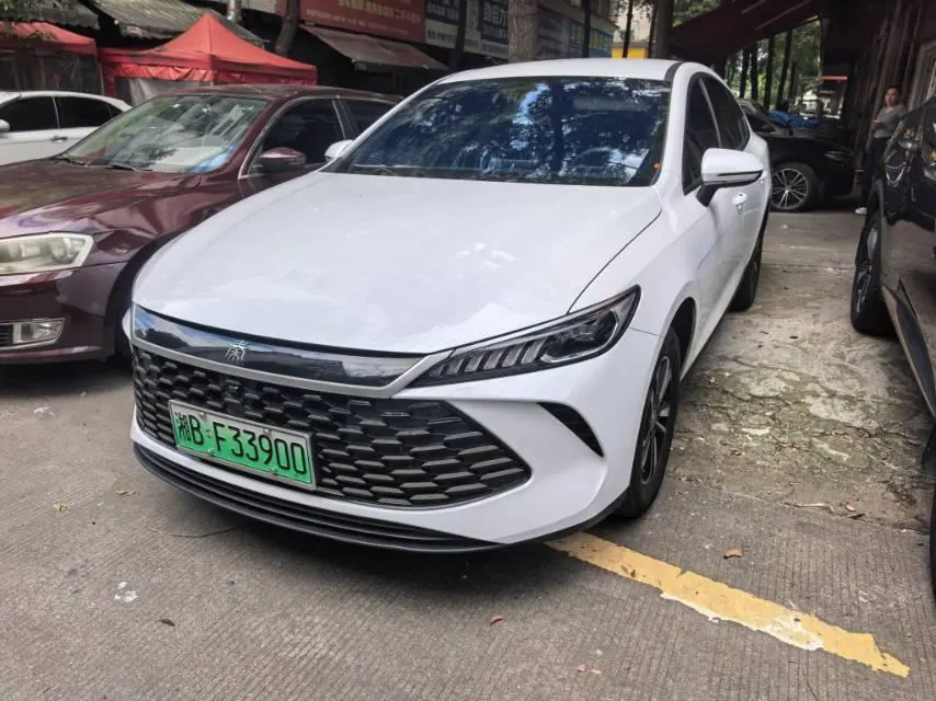 BYD 2026 Qin PLUS DM-i 1.5 CVT 128km Entry-Level Automatic - View 1