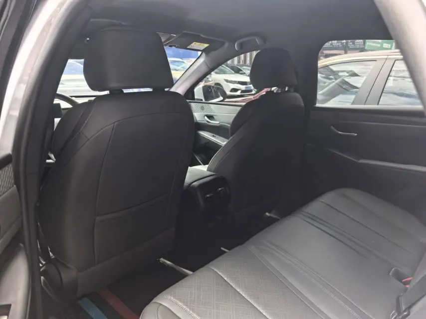 BYD 2026 Qin PLUS DM-i 1.5 CVT 128km Entry-Level Automatic 3