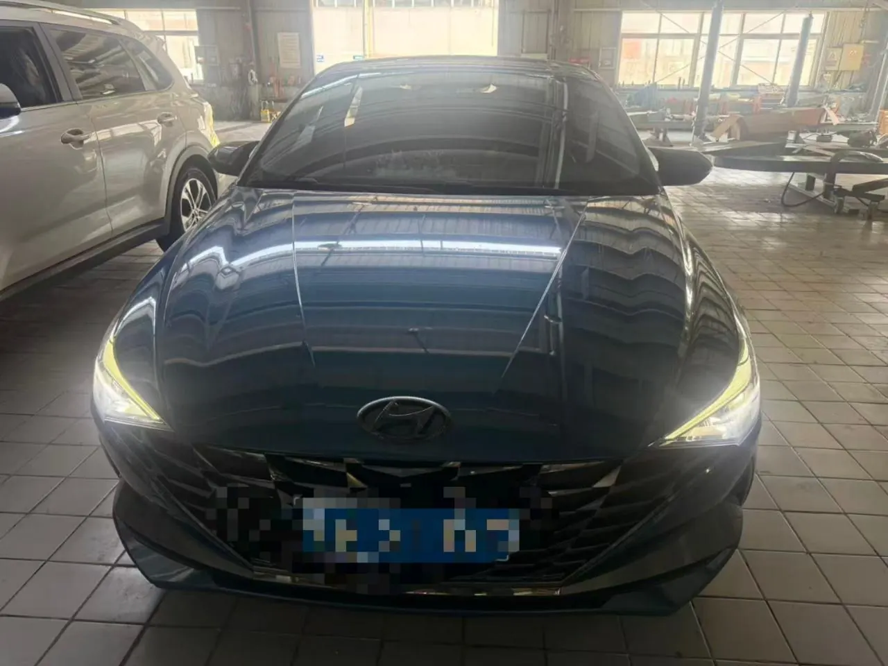 Hyundai 2021 Elantra -3-compartment 1.5 stepless LUX premium automatic gear 3