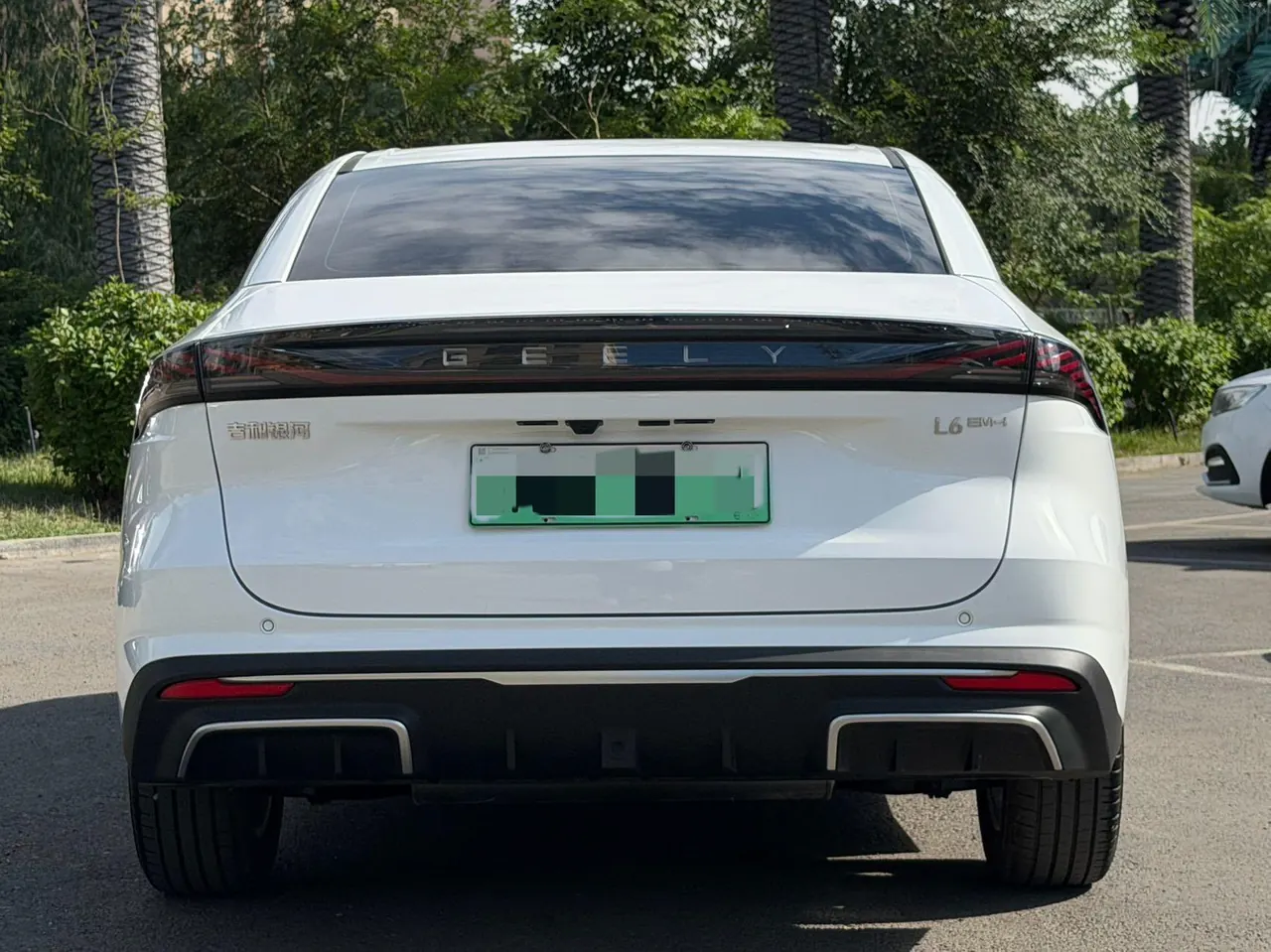 Geely Galaxy 2025 L6 EM-i 1.5 60km sailing version of automatic gear 8