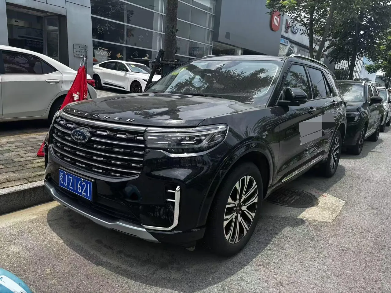 Open image lightbox: Ford 2024 Explorer 2.3T EcoBoost Four-wheel Drive Titanium Edition 7-seat Automatic Gear