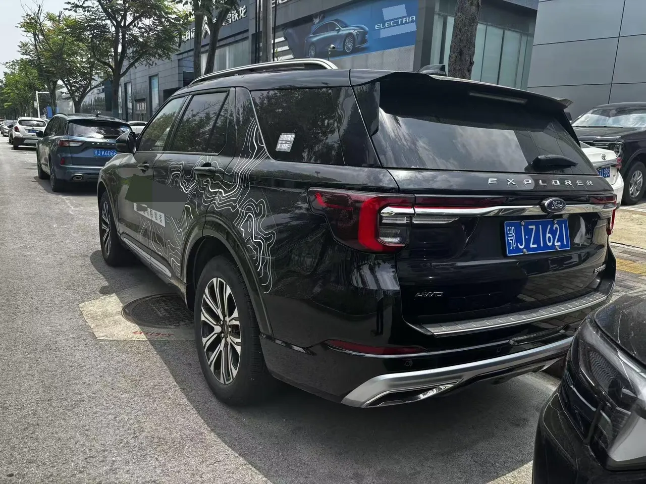 Ford 2024 Explorer 2.3T EcoBoost Four-wheel Drive Titanium Edition 7-seat Automatic Gear 3