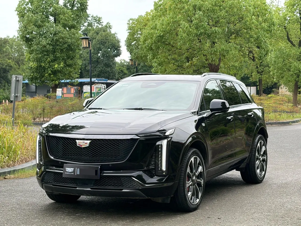 Open image lightbox: Cadillac 2025 XT5 48V 2.0T Platinum Automatic Gear