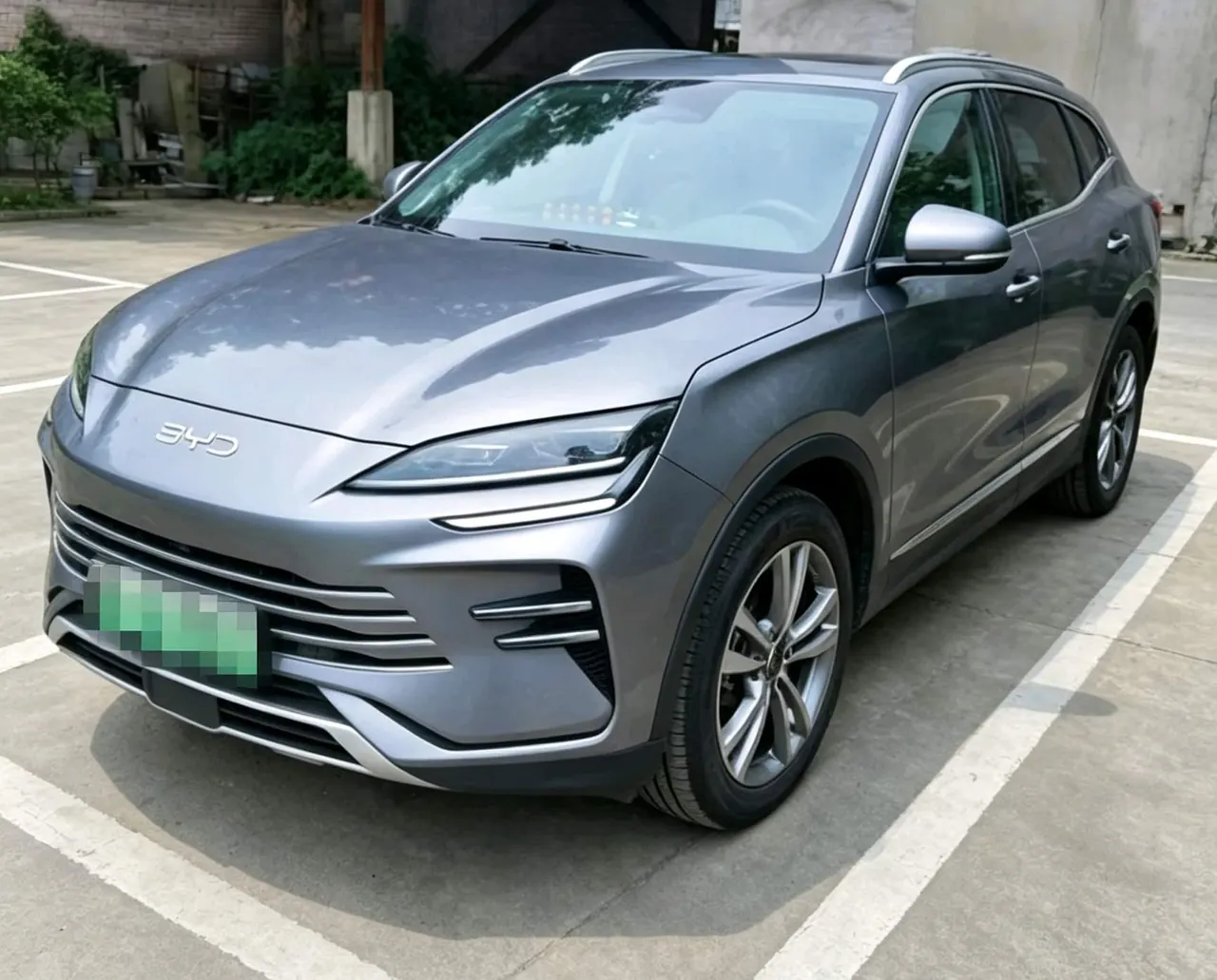 打开图片灯箱:BYD Song PLUS New Energy 2025 Song PLUS DM-i 1.5 Stepless Smart Driving Edition 112KM Honorable Automatic Gear