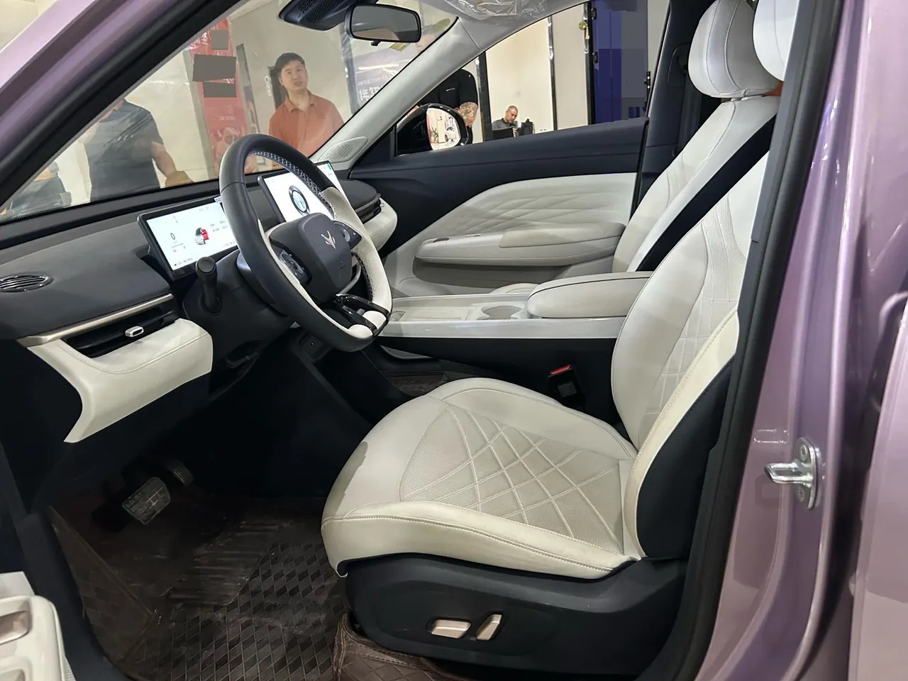 ARCFOX 2025 T 1 425 PRO Automatic 3