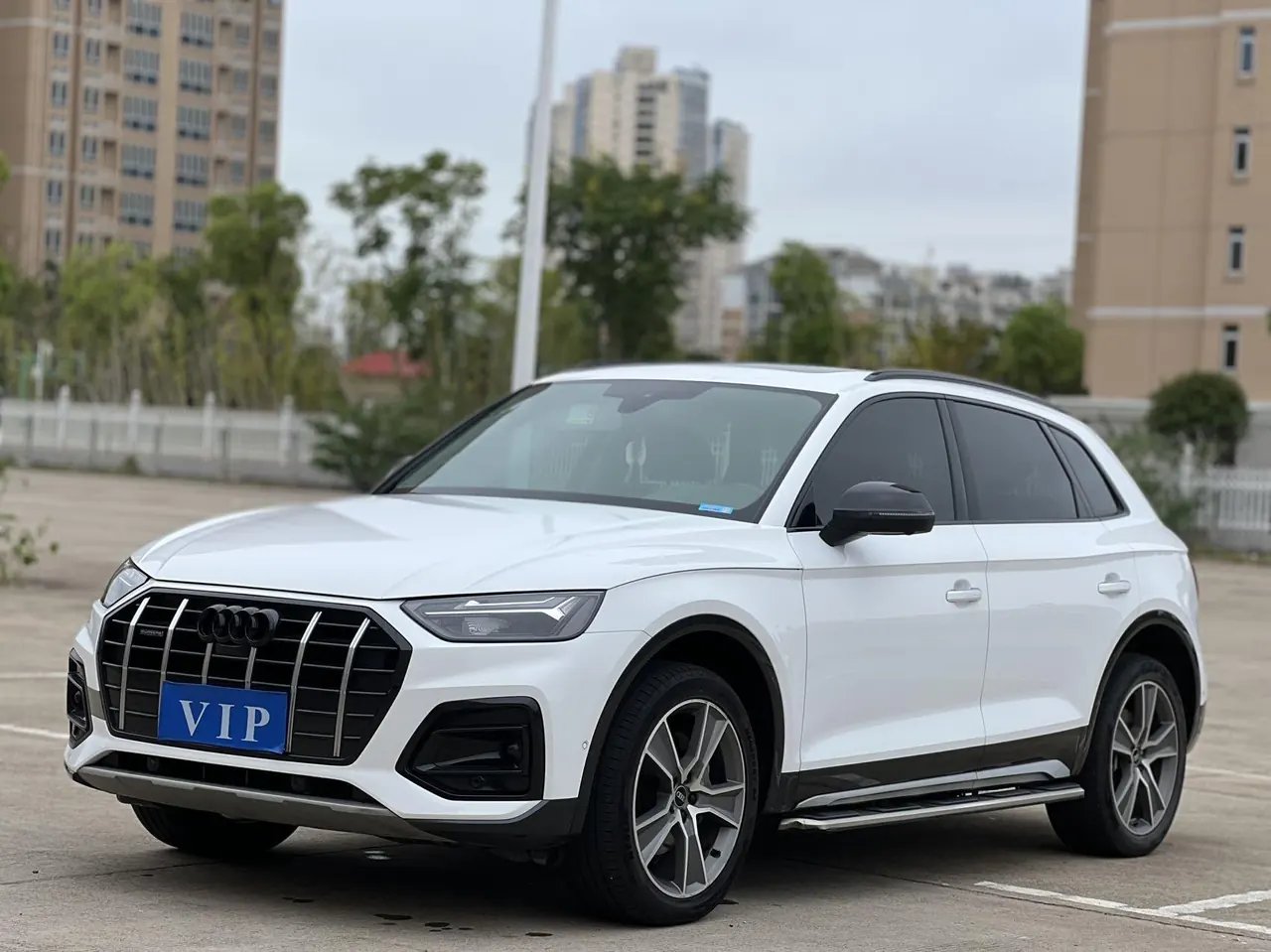 Audi 2021 Q5L 2.0TFSI 45TFSI Deluxe Elegant Automatic - View 1