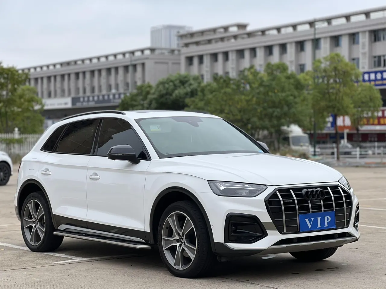 Audi 2021 Q5L 2.0TFSI 45TFSI Deluxe Elegant Automatic 3