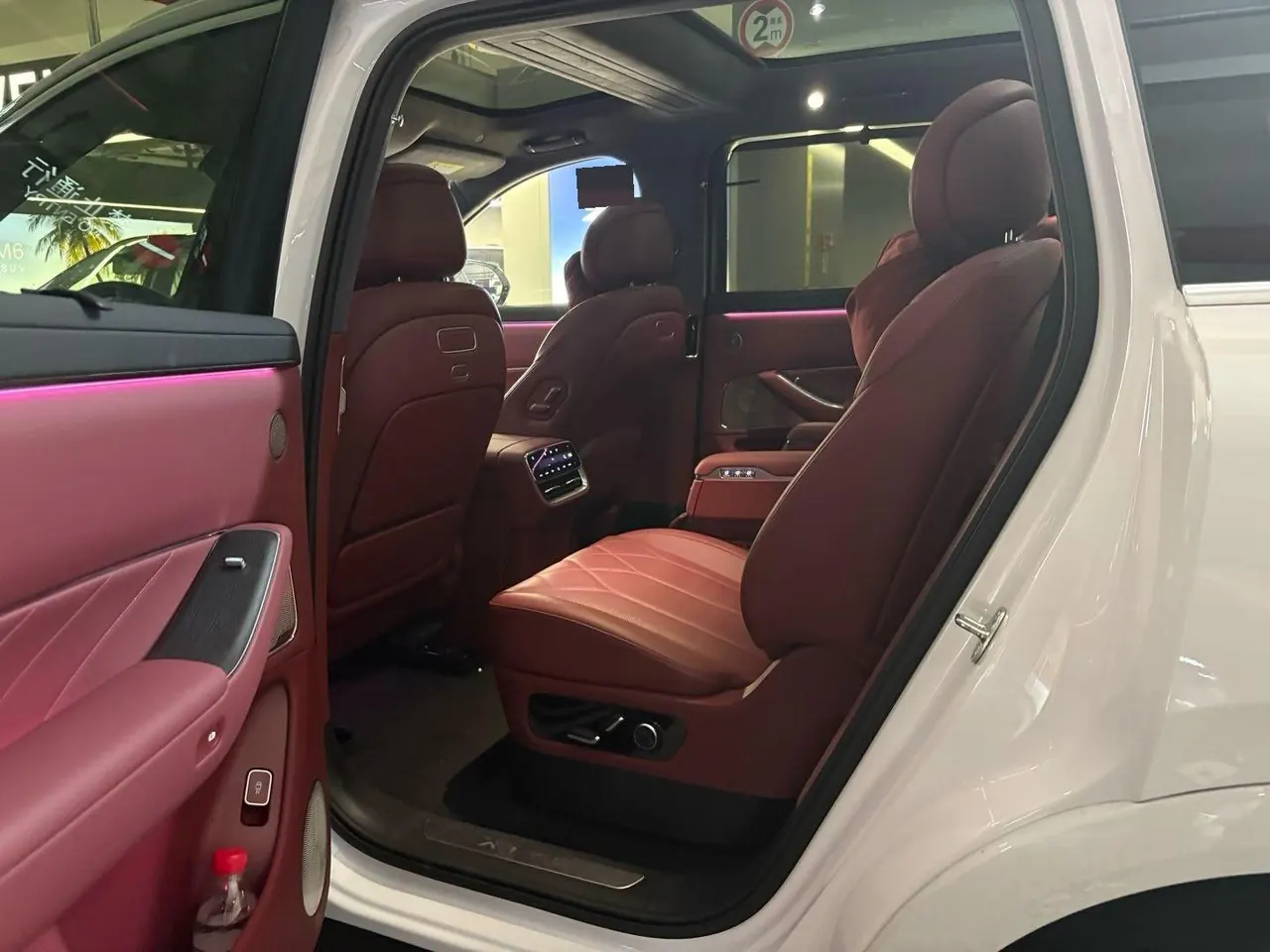 AITO 2025 AITO M8 Max 6-seat long endurance automatic gear 2
