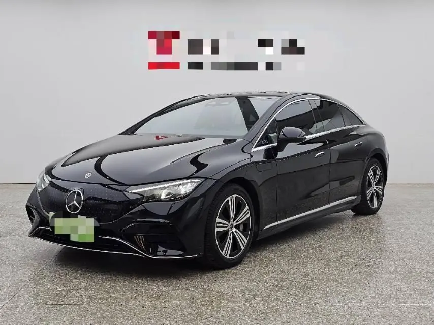 Открыть галерею: Mercedes Benz 2022 EQE 350 EQE 350 Deluxe Edition Automatic
