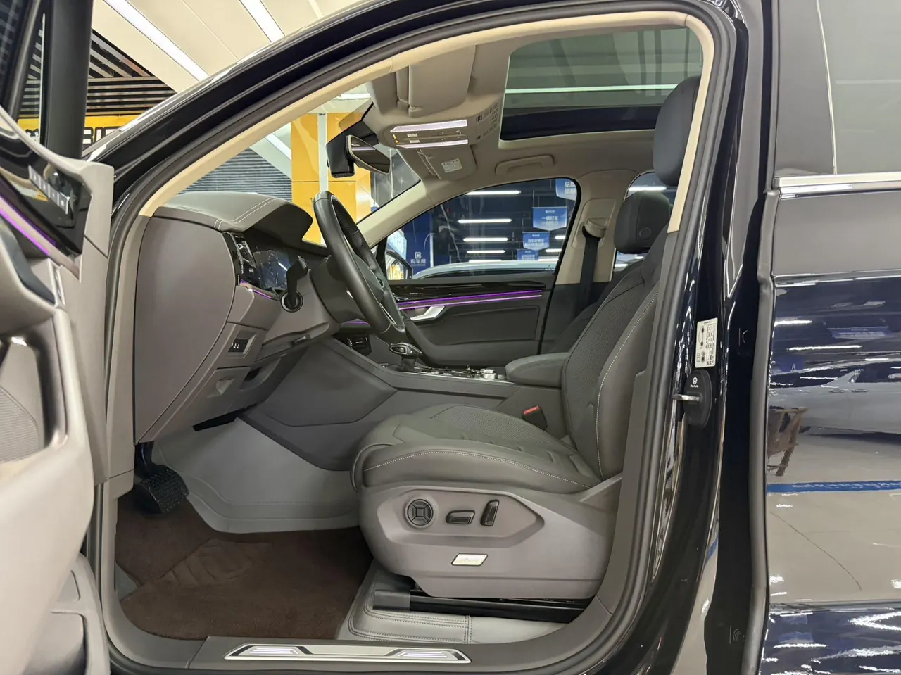 Volkswagen Touareg (Imported) 2022 Touareg 3.0TSI Sharp Edition Classic Sports Suit Automatic Gear 3