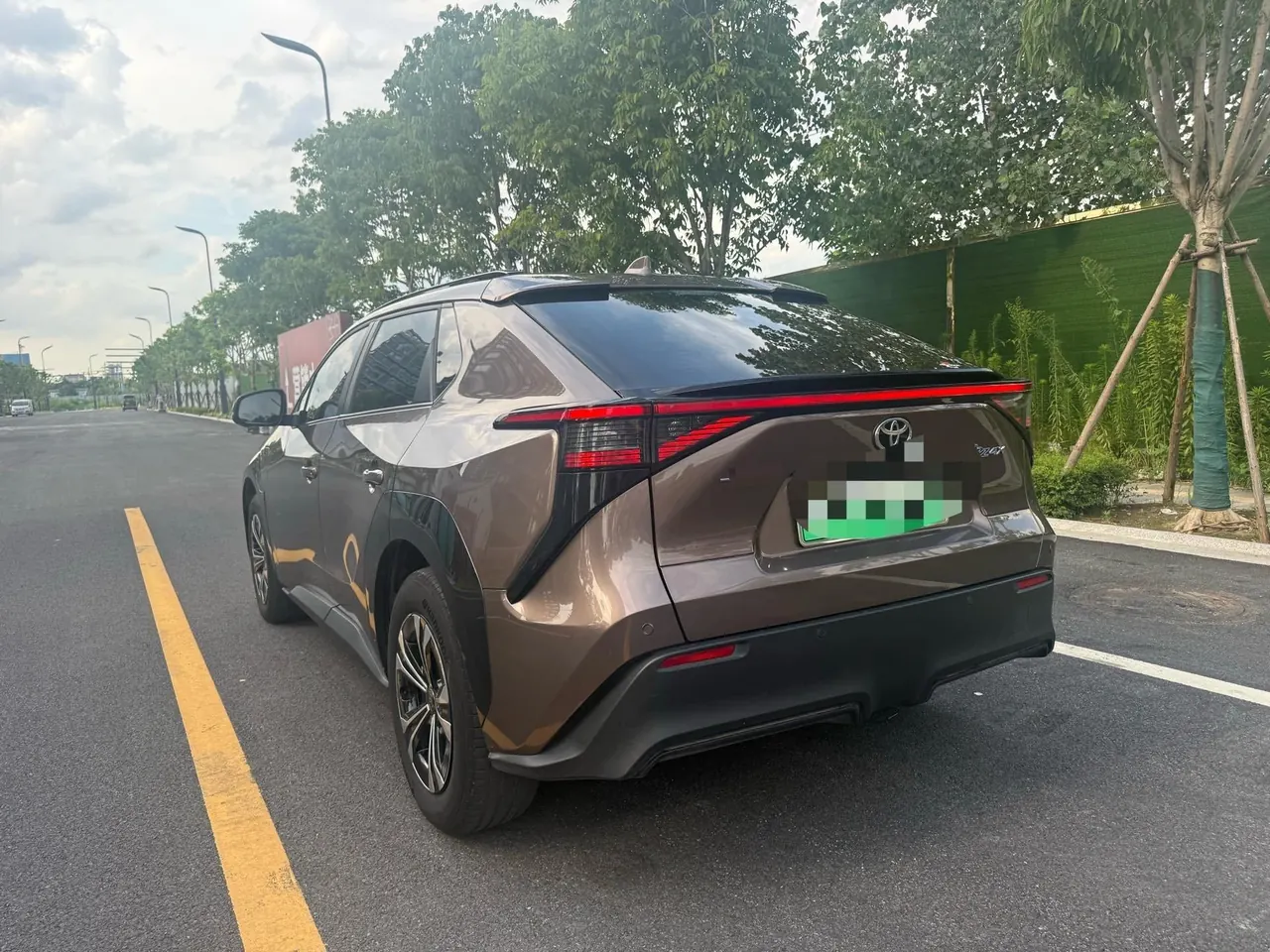 Toyota 2022 bZ4X two-wheel drive long endurance PRO version automatic gear 9