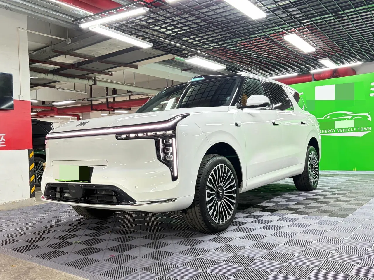 打开图片灯箱:IM 2026 IM LS8 66 Ultra Technology Flagship Large Five-seater Automatic Transmission