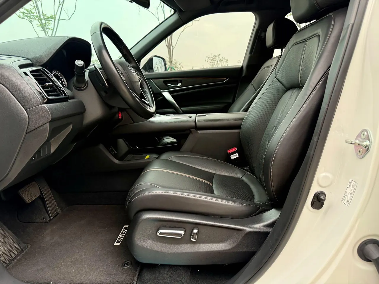 Honda 2020 UR-V 2.0T 370TURBO two-drive elegant version of automatic gear 8
