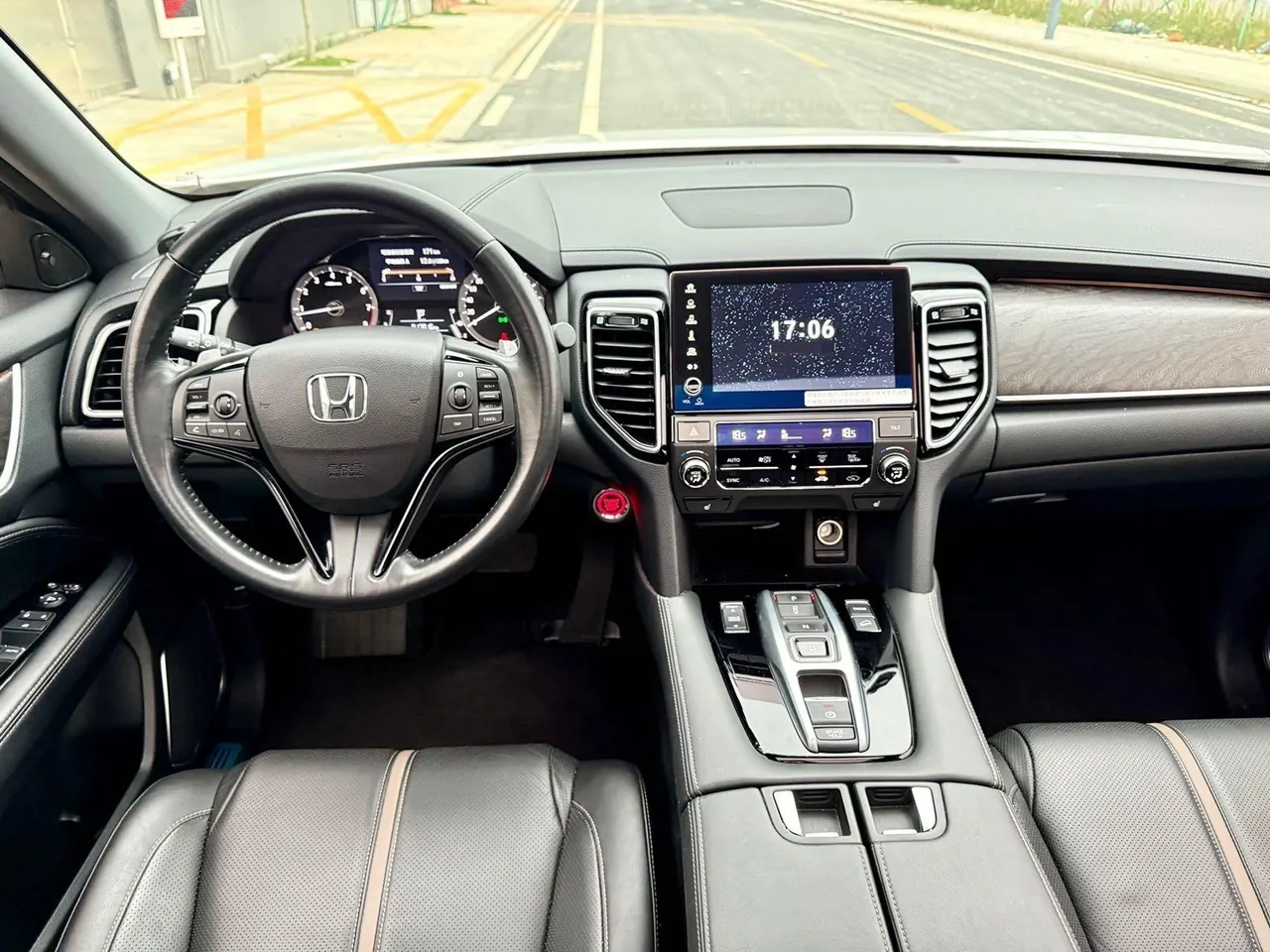 Honda 2020 UR-V 2.0T 370TURBO two-drive elegant version of automatic gear 9