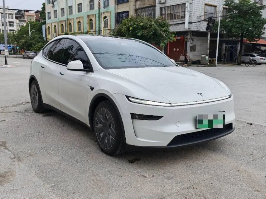 Tesla 2025 Model Y L Long Endurance All-Wheel Drive Automatic Transmission 3