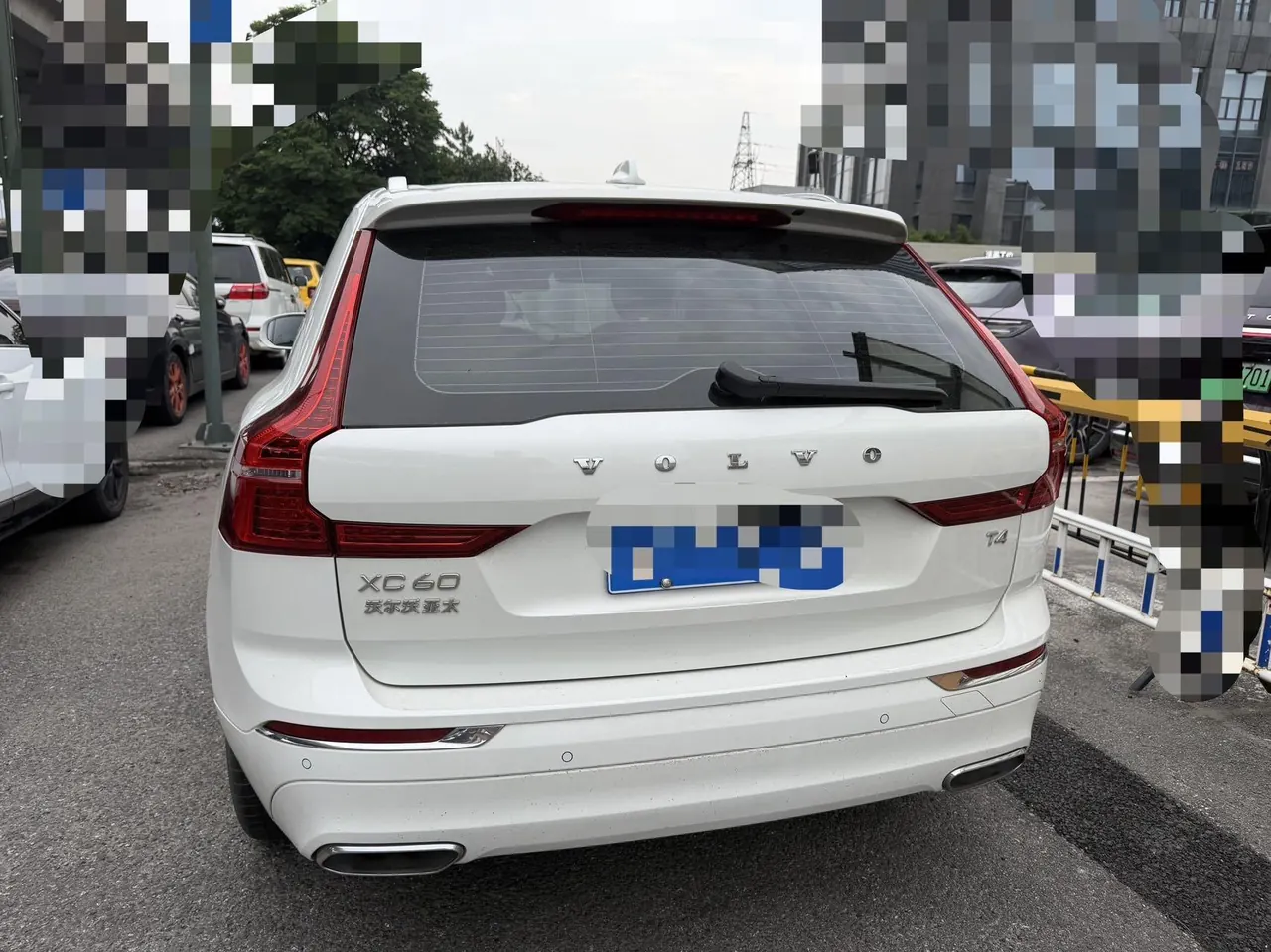 Volvo 2021 XC60 2.0T T4 Zhixing Deluxe Edition Automatic Gear 3