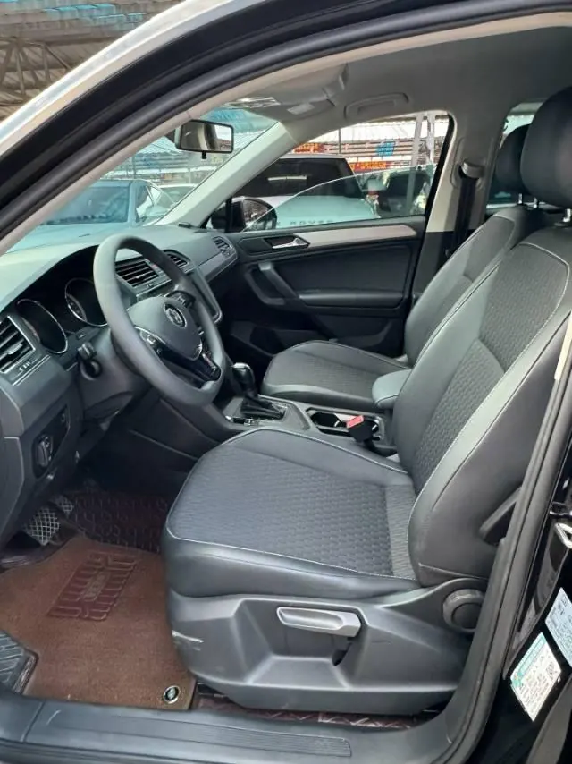 Volkswagen 2020 Tiguan L 2.0TSI 330TSI Two-Drive Fashion Edition Automatic Gear 4