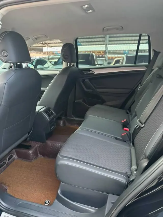 Volkswagen 2020 Tiguan L 2.0TSI 330TSI Two-Drive Fashion Edition Automatic Gear 5
