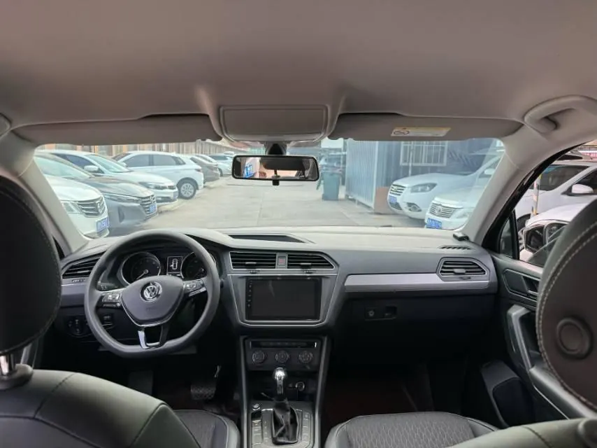 Volkswagen 2020 Tiguan L 2.0TSI 330TSI Two-Drive Fashion Edition Automatic Gear 6