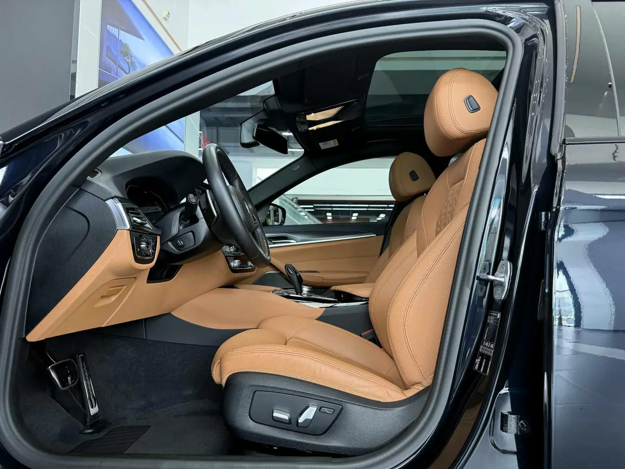 BMW 5 Series (Imported) 2021 530i 2.0T M Sports Suit Automatic Gear 3