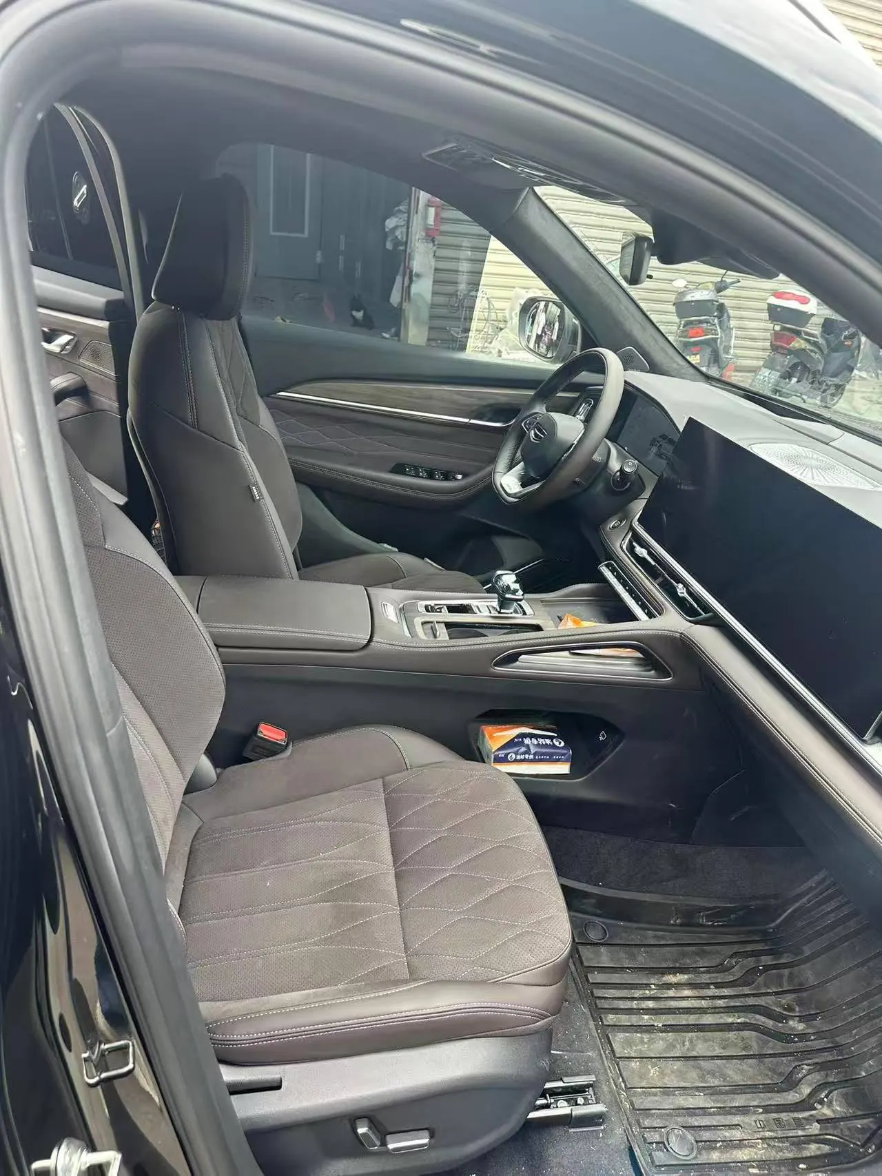 Geely 2026 XingyueL (Monjaro) 2.0TD Oriental Obsidian Edition Automatic Gear 4