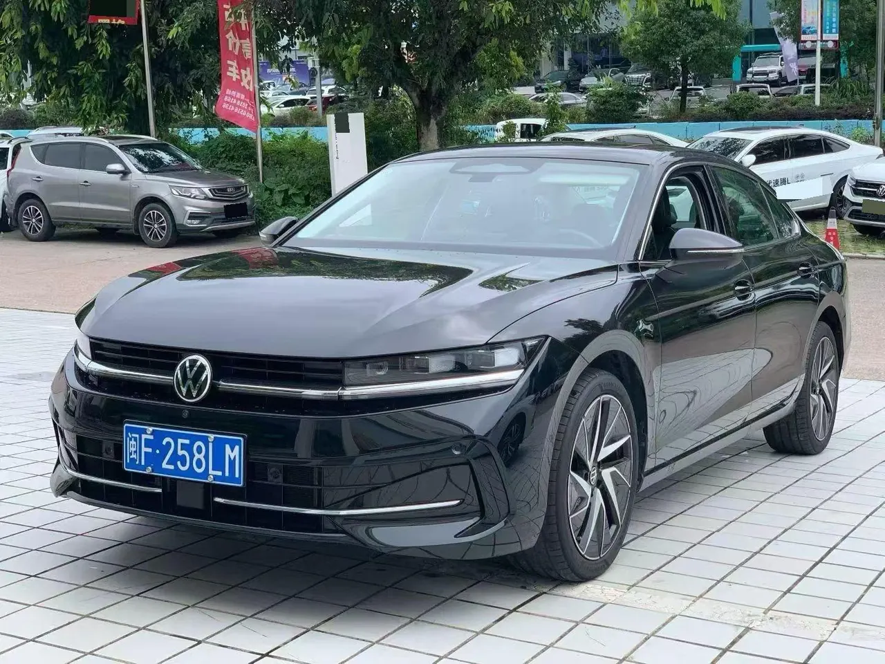Volkswagen 2024 Magotan 2.0TSI 380TSI Extreme Edition Automatic - View 1