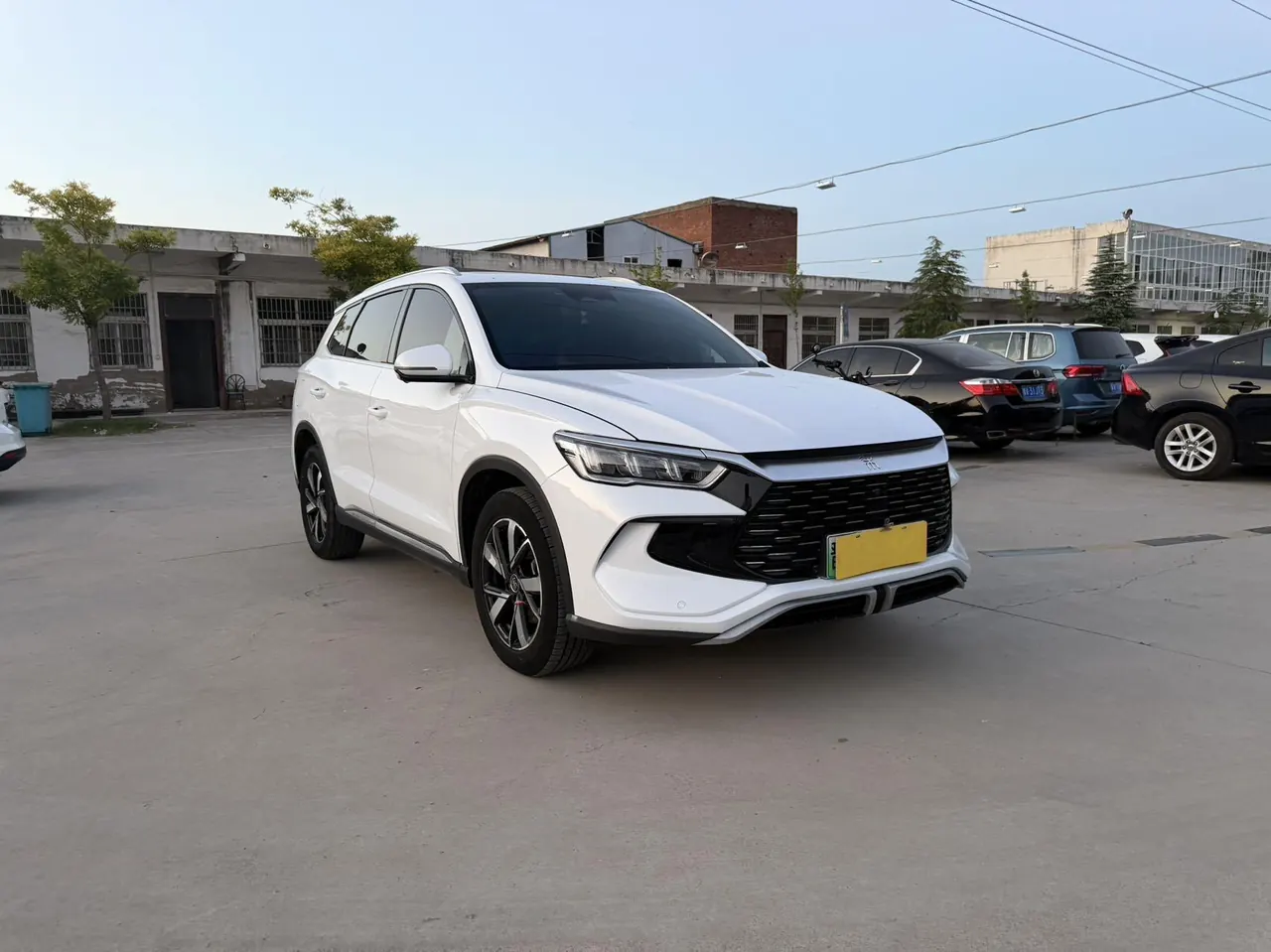 BYD 2023 Song Pro DM-i 1.5 Stepless Champion Edition Exceed 110KM Automatic 3