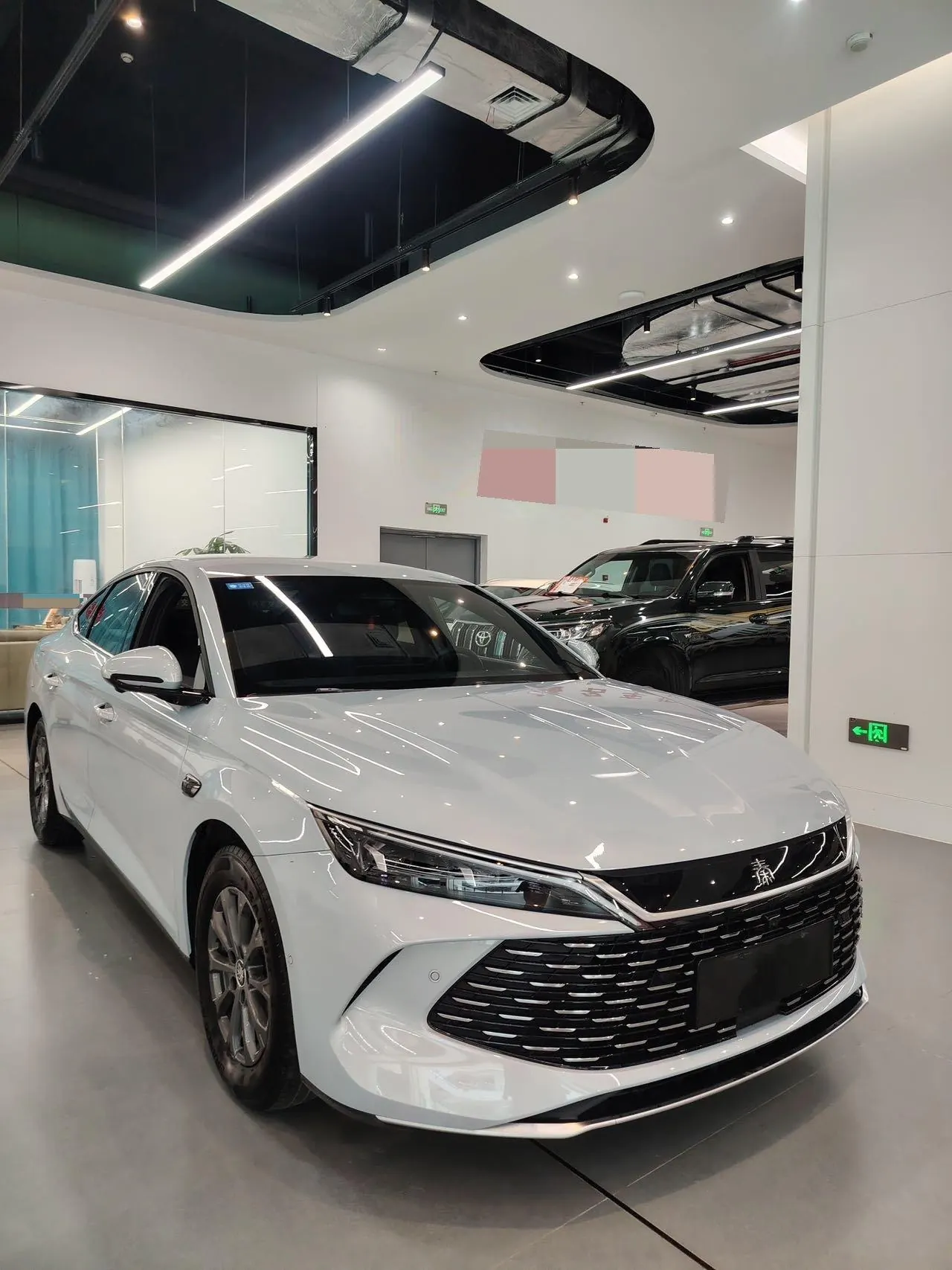 BYD 2025 Qin L DM-i 1.5 stepless smart driving version 80KM Exceed automatic gear 2