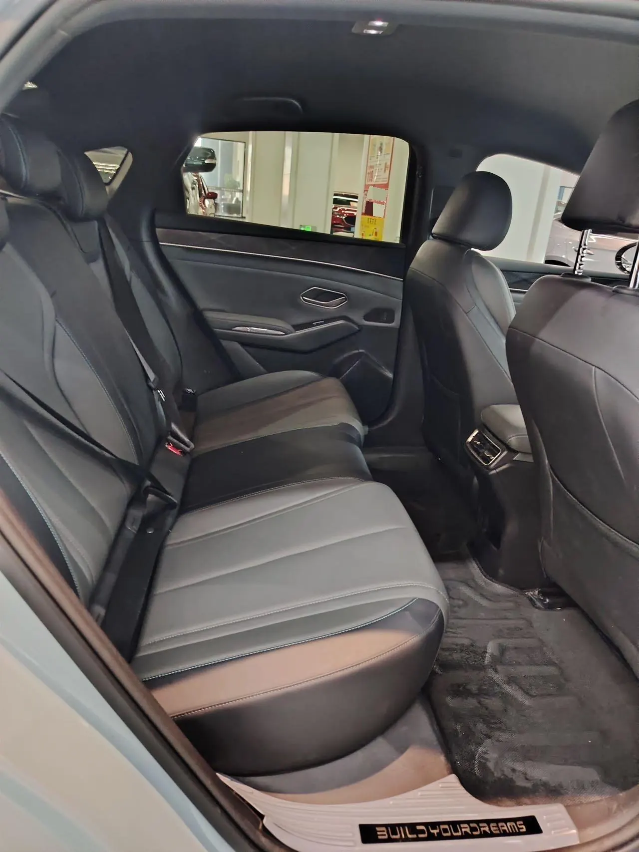 BYD 2025 Qin L DM-i 1.5 stepless smart driving version 80KM Exceed automatic gear 4