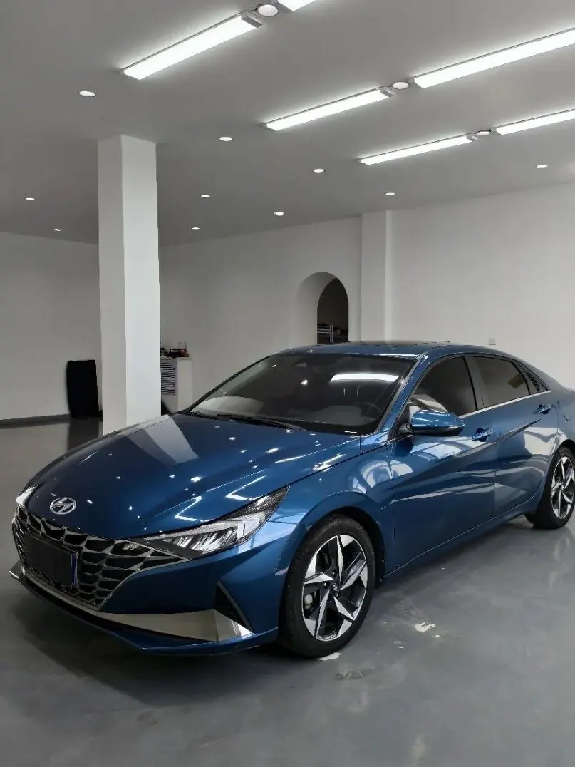 Hyundai 2022 Elantra -3-compartment 1.5 stepless LUX premium automatic gear - View 1