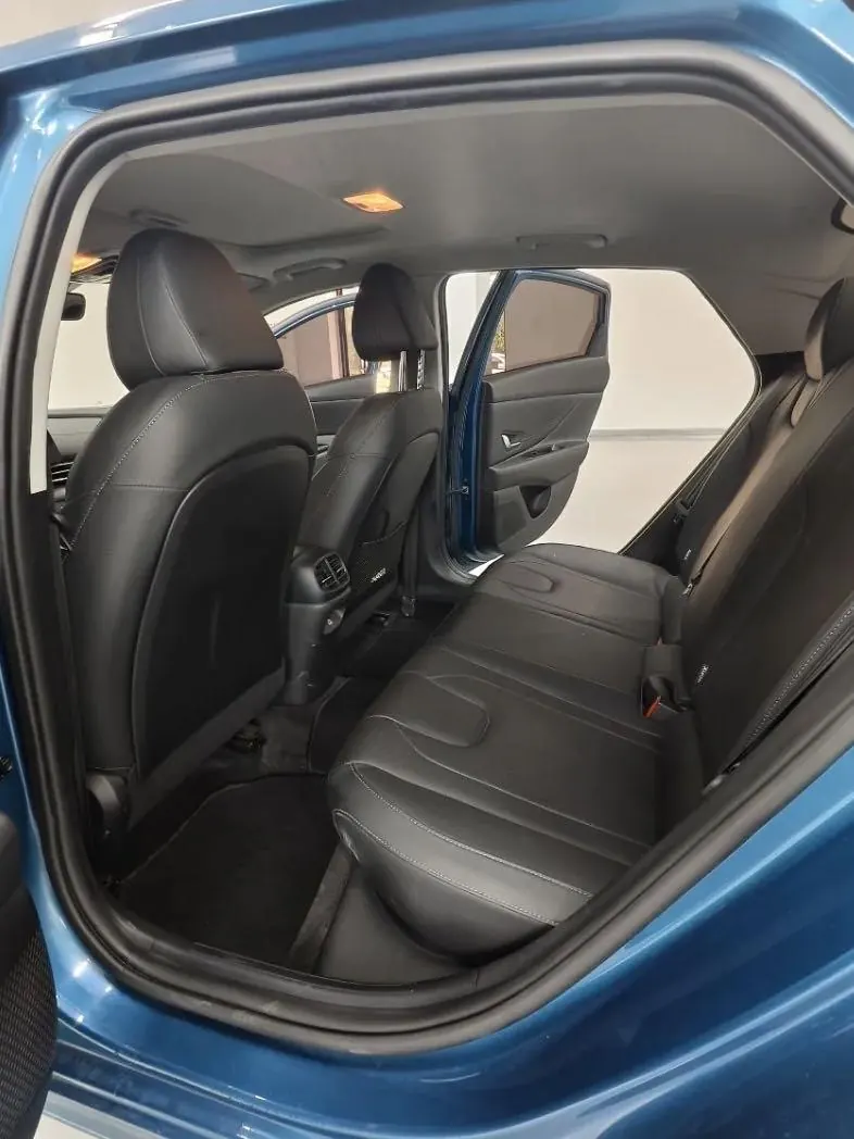 Hyundai 2022 Elantra -3-compartment 1.5 stepless LUX premium automatic gear 6