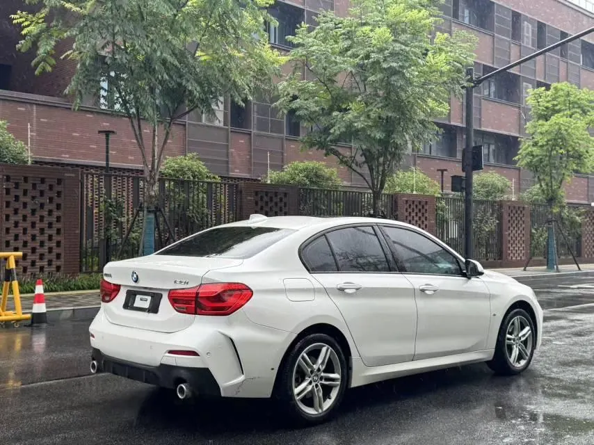 BMW 1 Series 2020 120i 1.5T M Sports Suit Automatic Gear 4