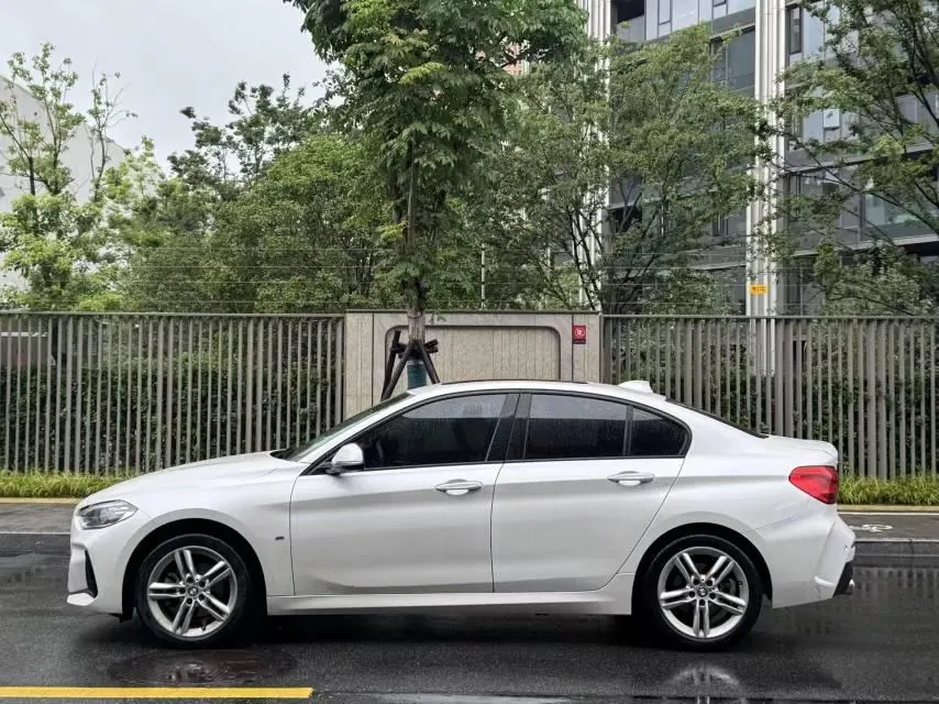 BMW 1 Series 2020 120i 1.5T M Sports Suit Automatic Gear 5