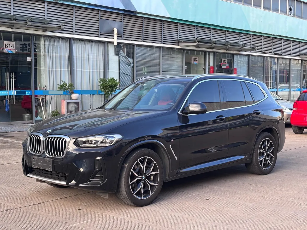 Open image lightbox: BMW 2023 X3 xDrive25i 2.0T M sports suit automatic gear