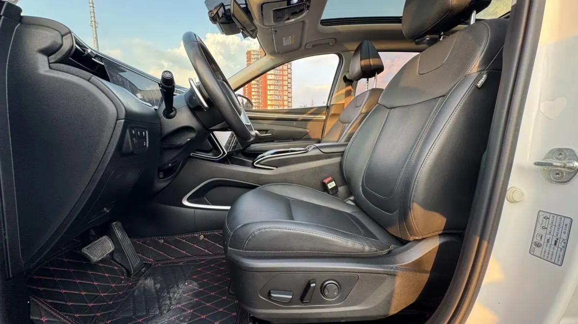 Hyundai 2023 Tousheng L 1.5T LUX Premium Edition Automatic Gear 4