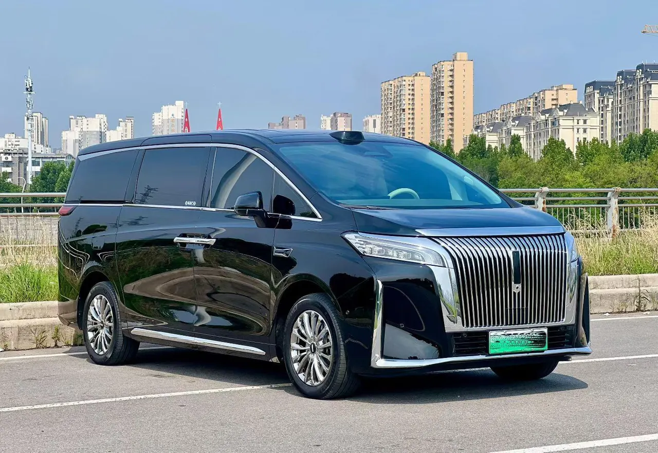 WEY 2025 VV7 Hi4 1.5T Four-Wheel-Drive Automatic Model 2