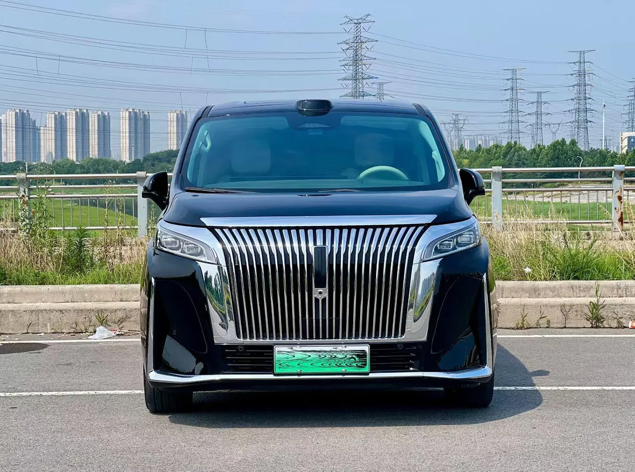 WEY 2025 VV7 Hi4 1.5T Four-Wheel-Drive Automatic Model 3