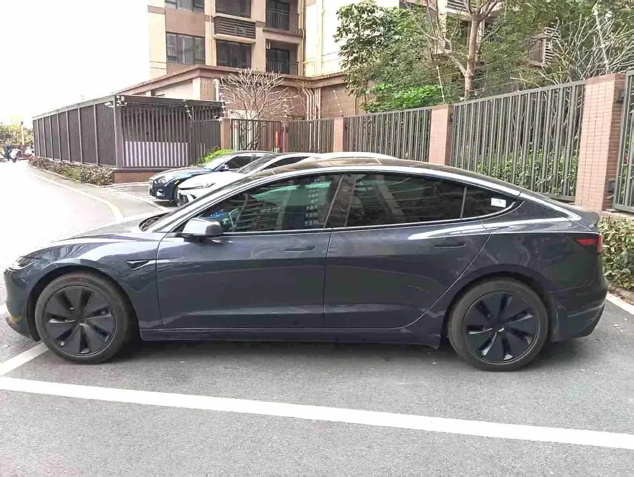 Tesla 2023 Model 3 Rejuvenation Edition Rear Wheel Drive Automatic Transmission 3