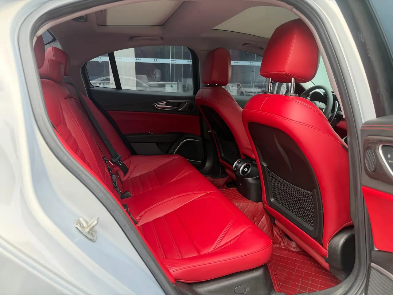 Alfa-Romeo Giulia (Imported) 2020 Giulia 2.0T 280HP VIRTU Limited Edition Automatic Gear 7