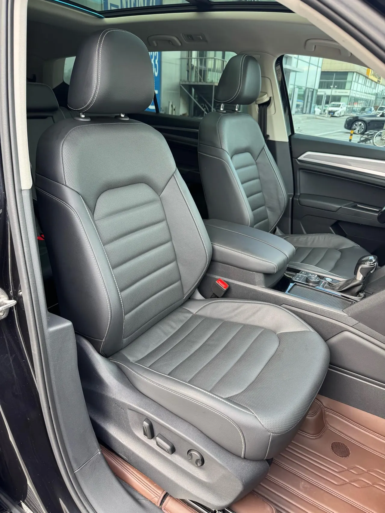 Volkswagen 2020 Tuang 2.0TSI 380TSI Four-wheel Drive Deluxe Edition Automatic Gear 12