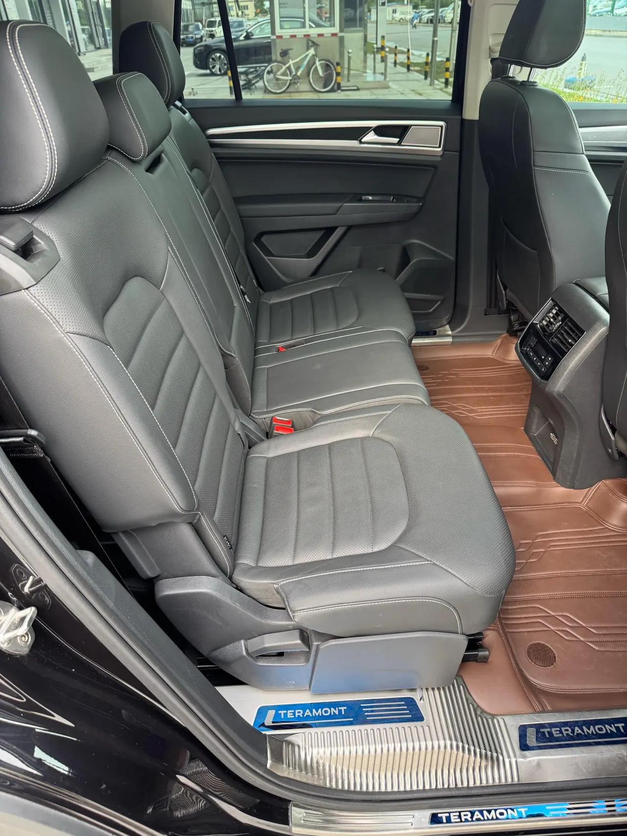 Volkswagen 2020 Tuang 2.0TSI 380TSI Four-wheel Drive Deluxe Edition Automatic Gear 14